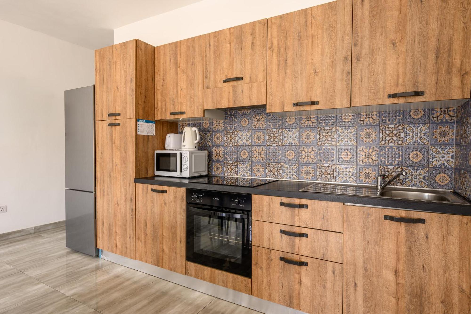 F11 Room 2, Private Room Two Single Beds Shared Bathroom In Shared Flat Msida Luaran gambar