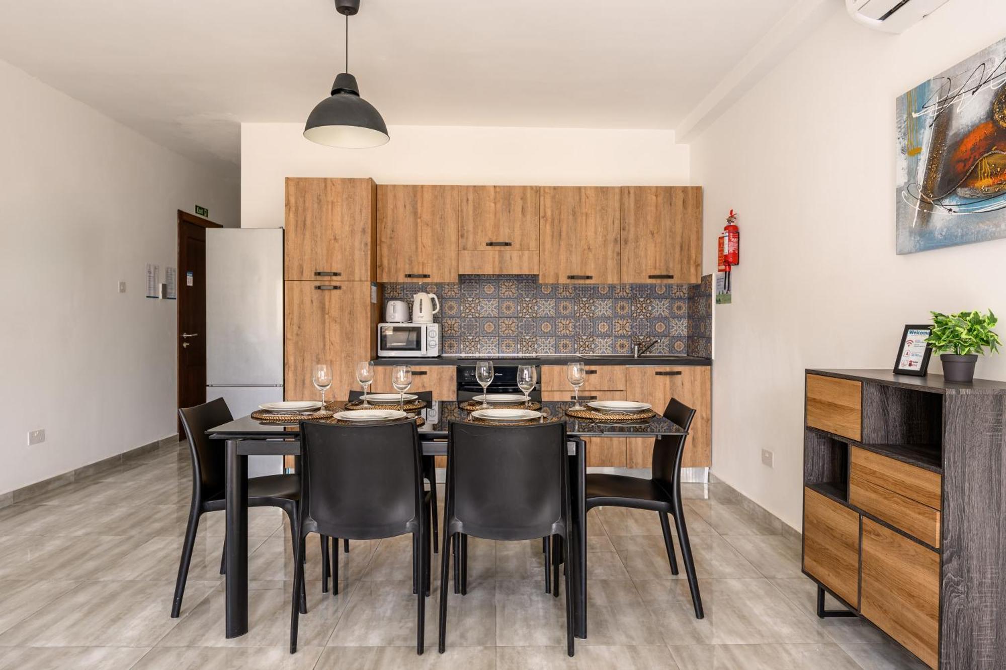 F11 Room 2, Private Room Two Single Beds Shared Bathroom In Shared Flat Msida Luaran gambar