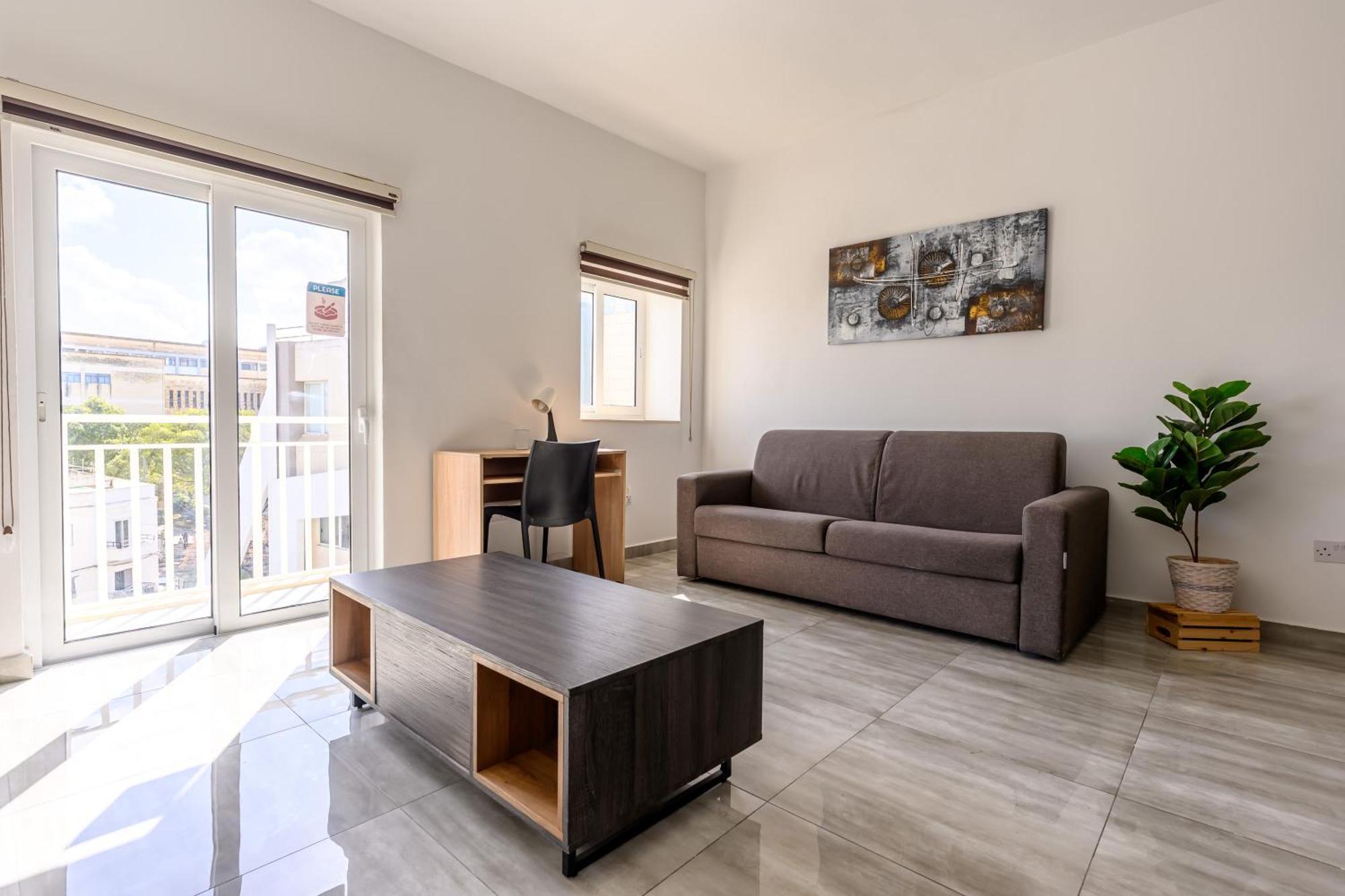 F11 Room 2, Private Room Two Single Beds Shared Bathroom In Shared Flat Msida Luaran gambar