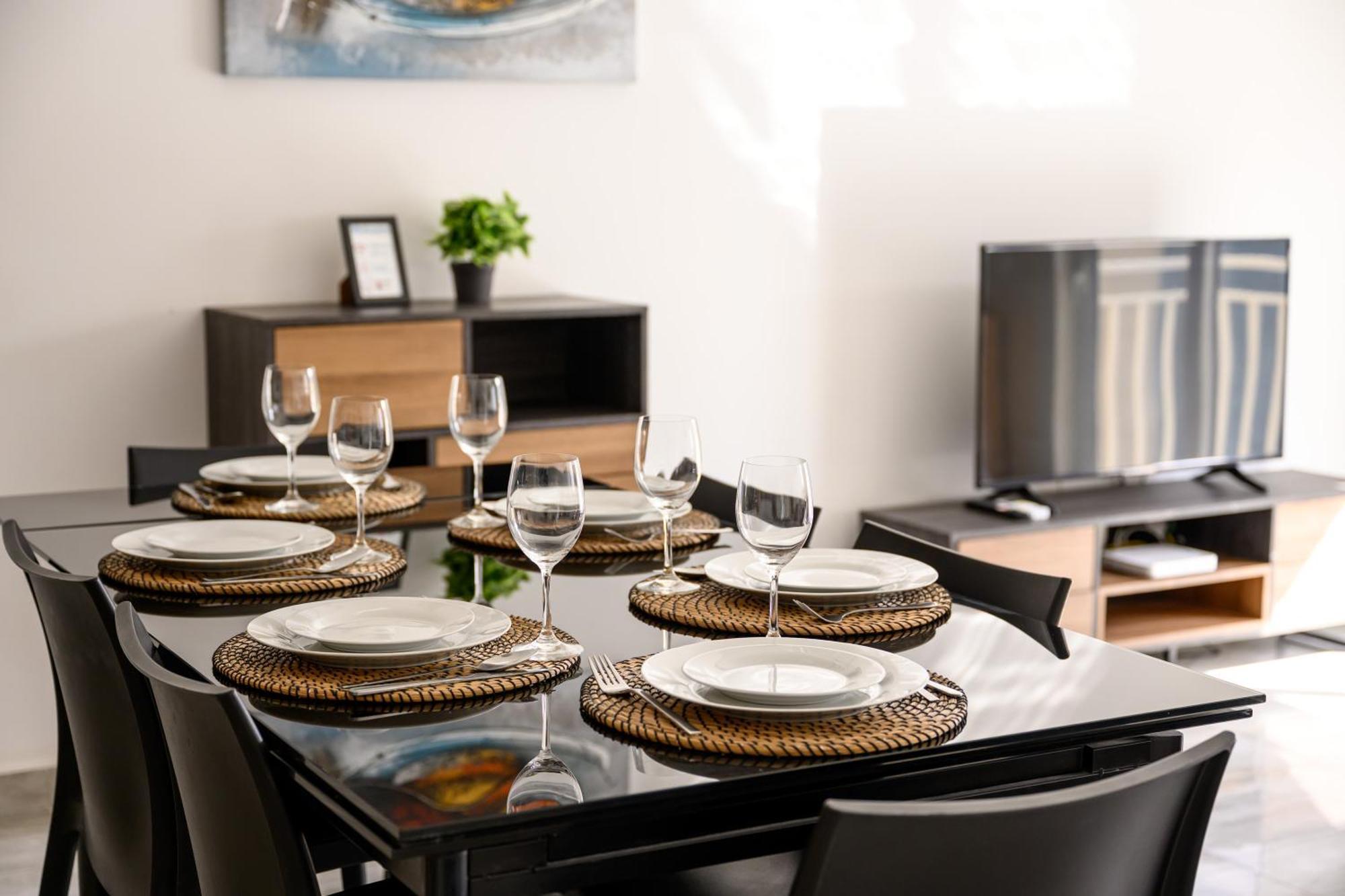 F11 Room 2, Private Room Two Single Beds Shared Bathroom In Shared Flat Msida Luaran gambar